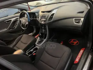 Hyundai Elantra SE Sedan FWD (1.8L 4cyl 6M) 2016 Black