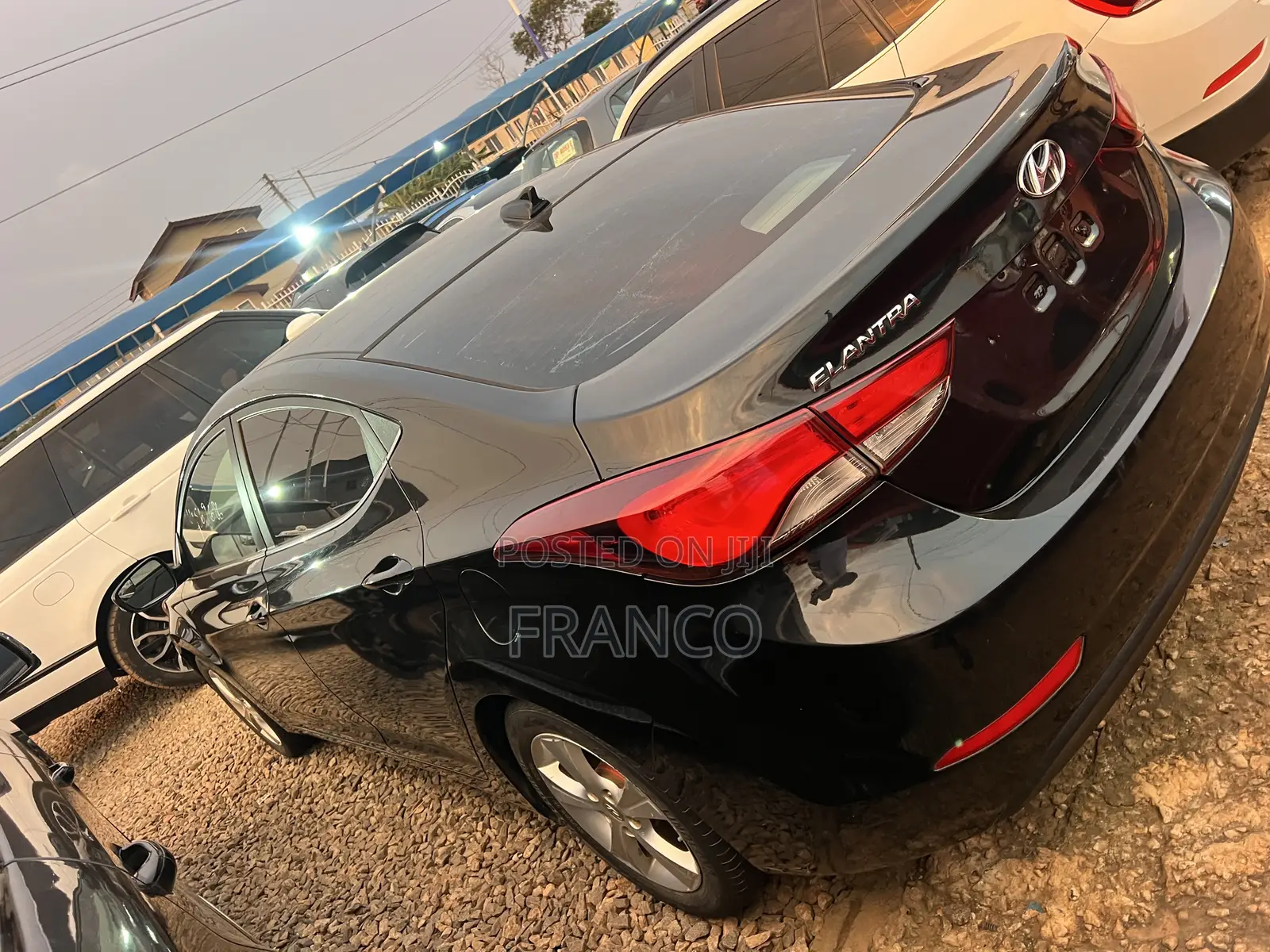 Hyundai Elantra SE Sedan FWD (1.8L 4cyl 6M) 2016 Black