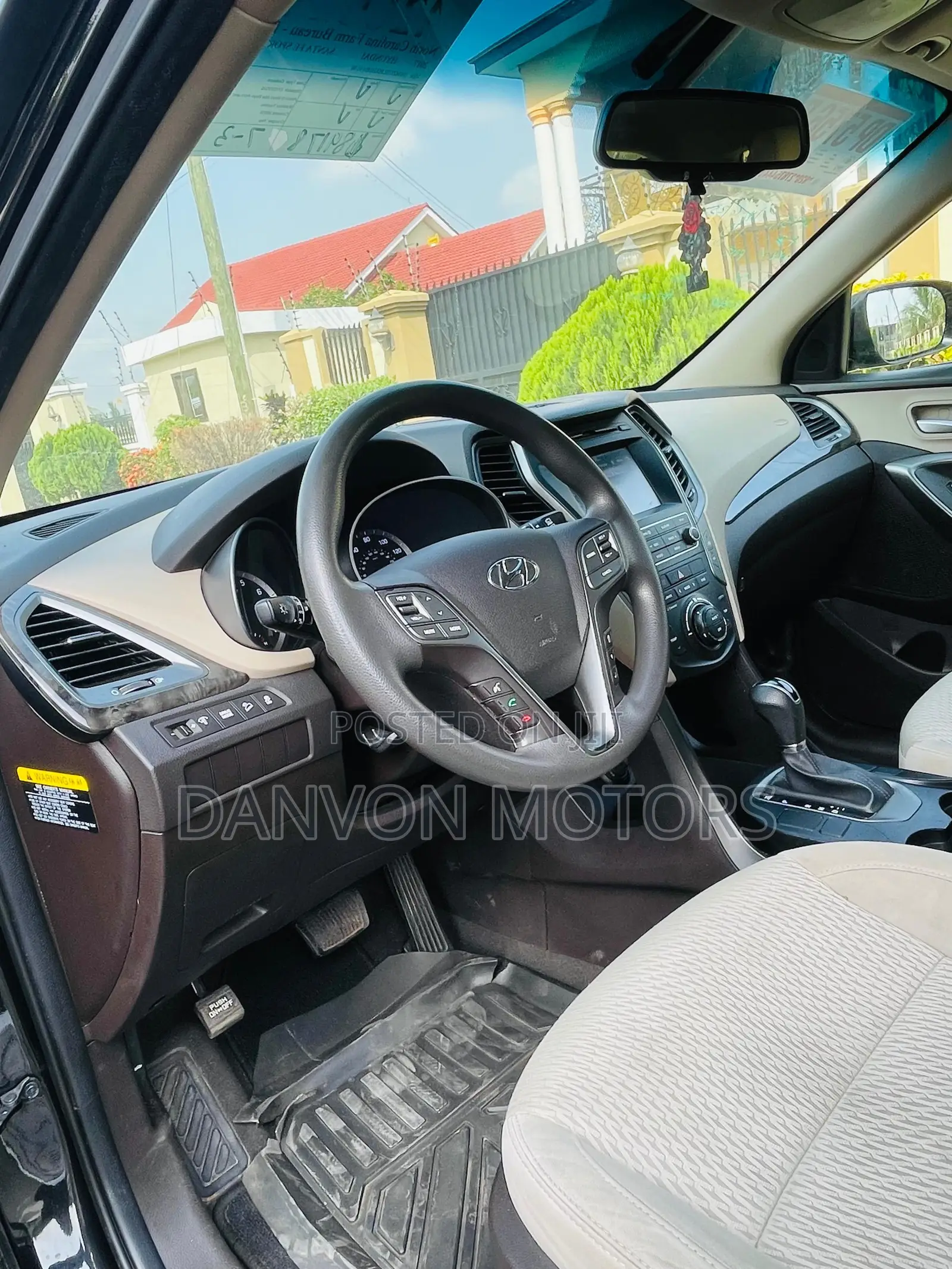 Hyundai Santa Fe SE AWD 2017 Black