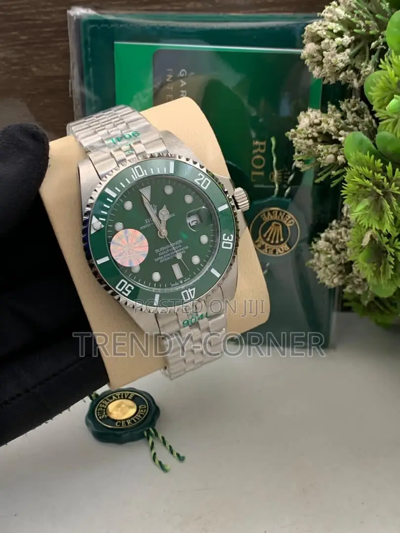 Rolex Submariner Date ( “Hulk" / "Kermit" Model )