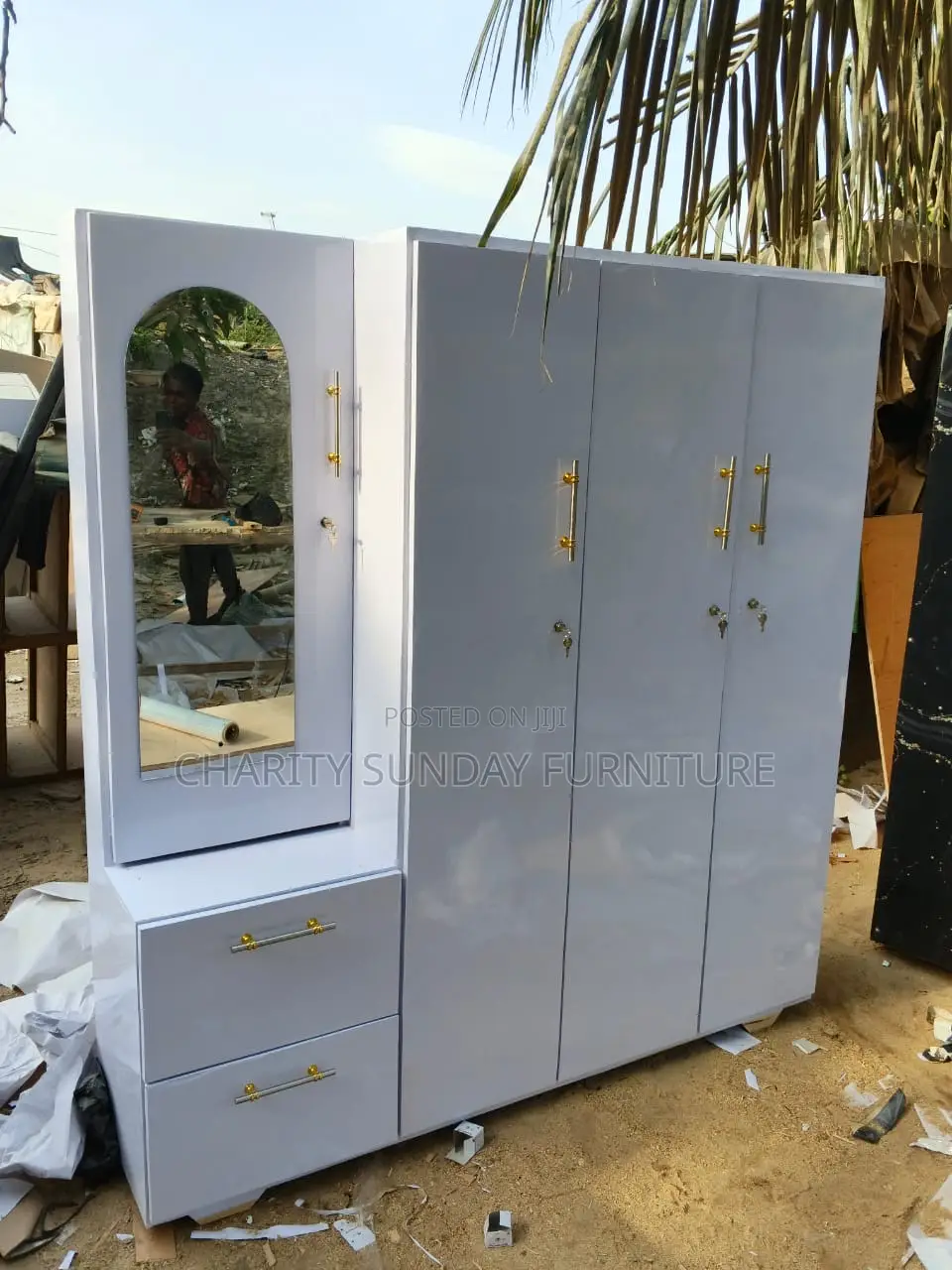 Dressing/Wardrobe
