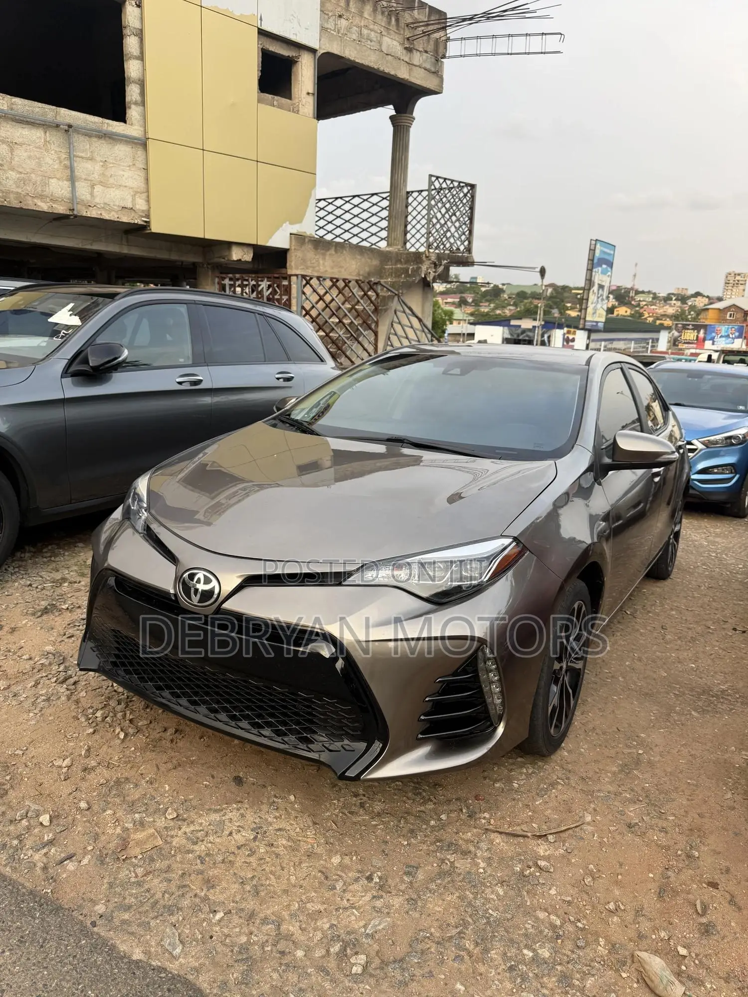 Toyota Corolla SE 4dr Sedan (1.8L 4cyl CVT) 2017 Brown