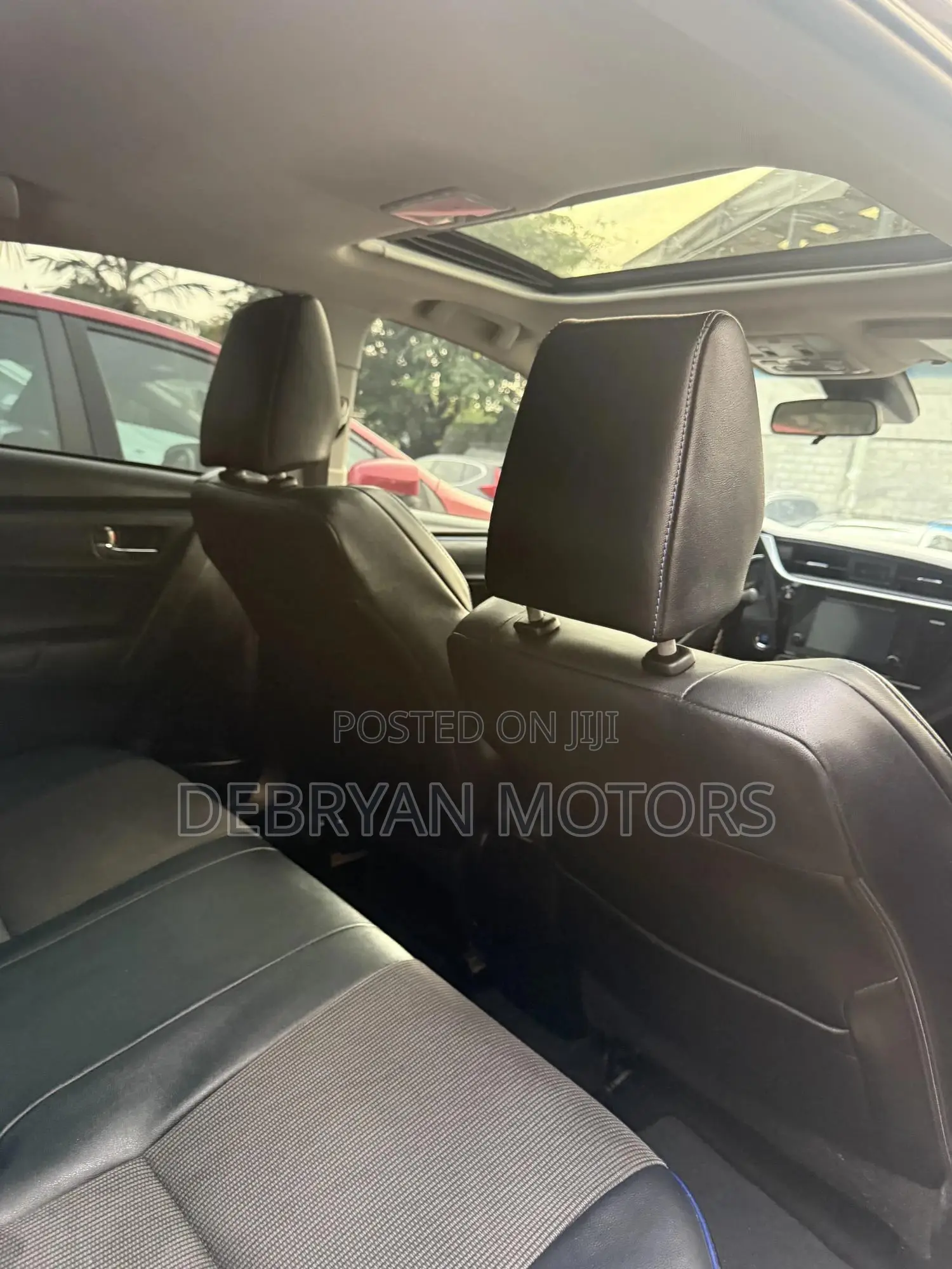 Toyota Corolla SE 4dr Sedan (1.8L 4cyl CVT) 2017 Brown