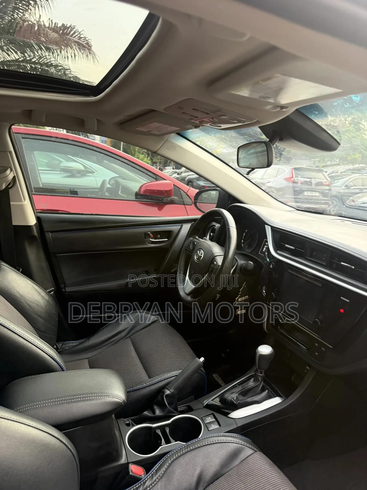 Toyota Corolla SE 4dr Sedan (1.8L 4cyl CVT) 2017 Brown