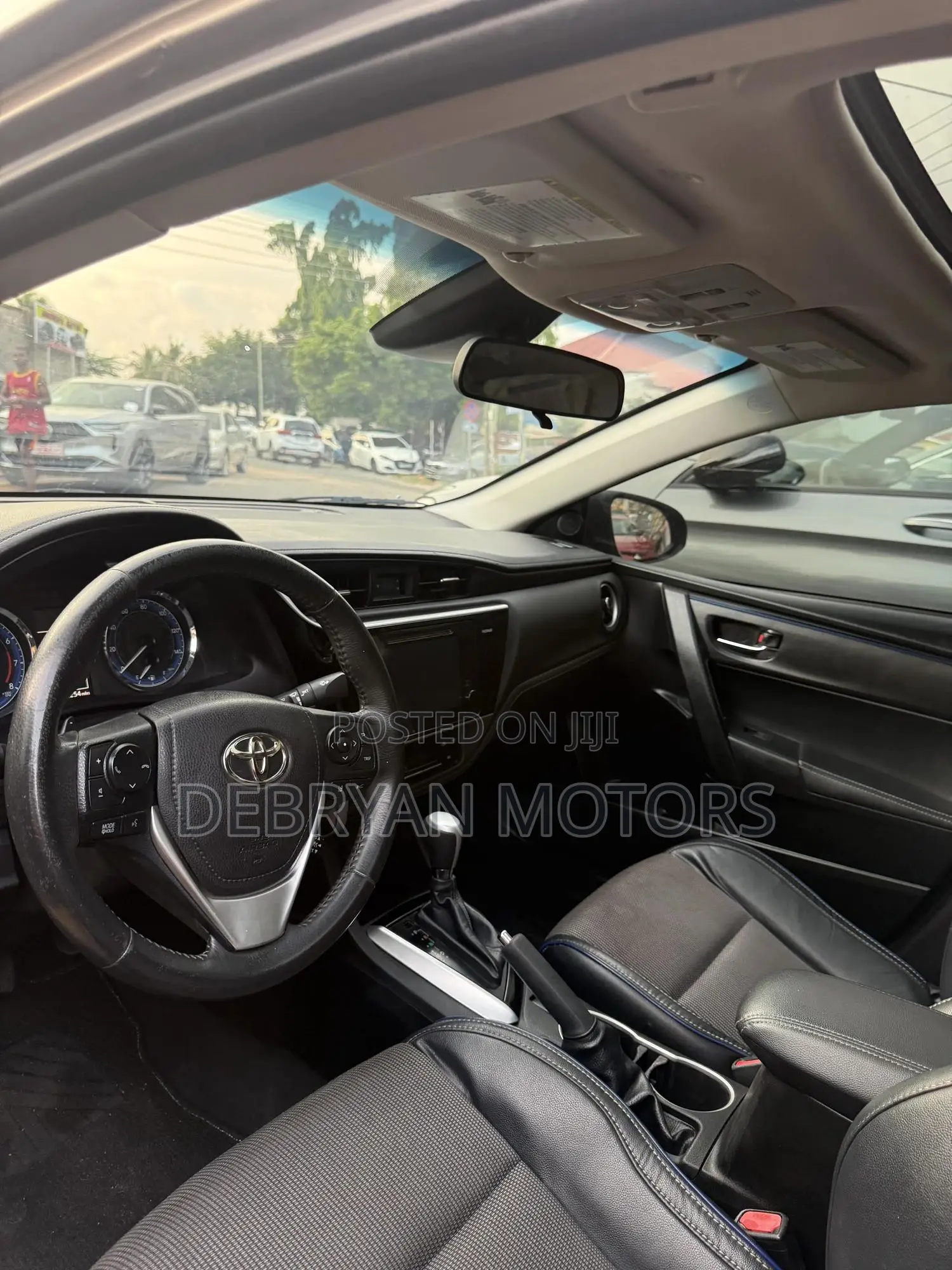 Toyota Corolla SE 4dr Sedan (1.8L 4cyl CVT) 2017 Brown
