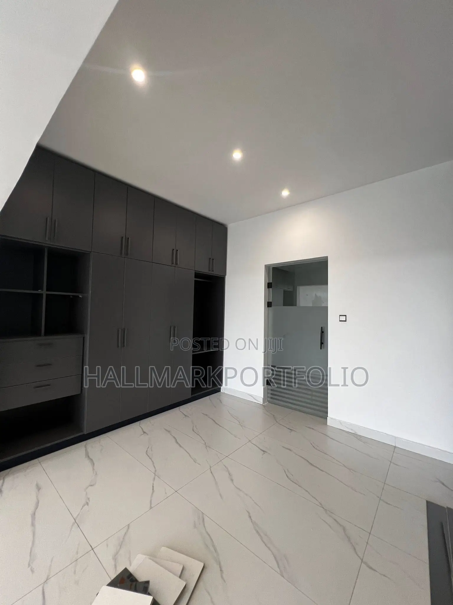 5bdrm House in East Legon Hills, Ashaley Botwe for sale