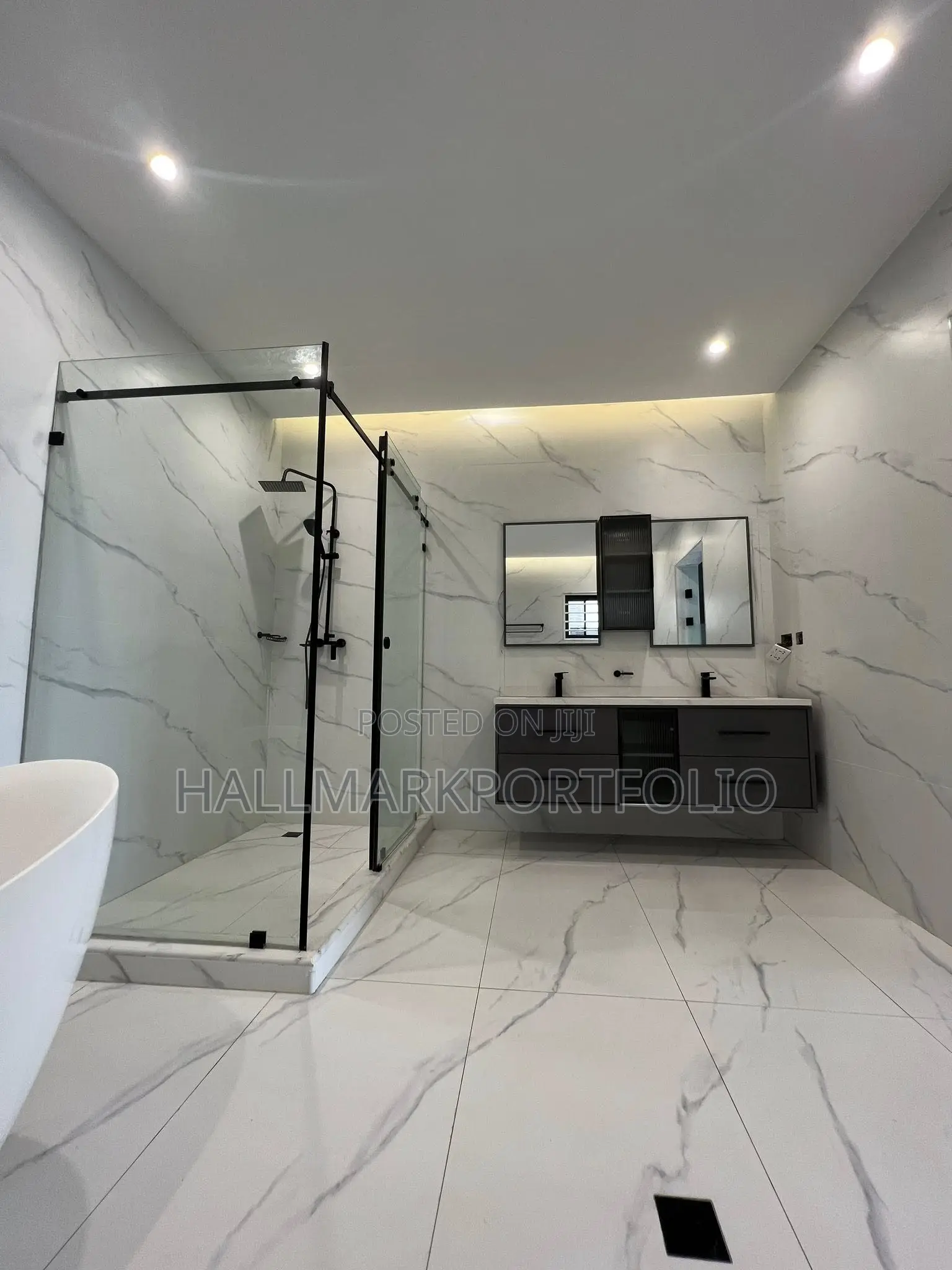 5bdrm House in East Legon Hills, Ashaley Botwe for sale