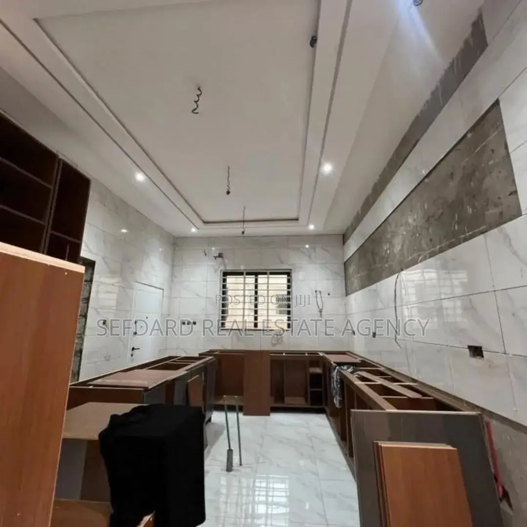 4bdrm House in Ashomang Estate for sale