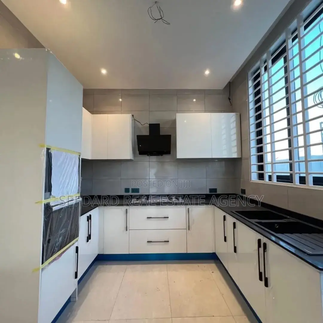 4bdrm House in Ashomang Estate for sale
