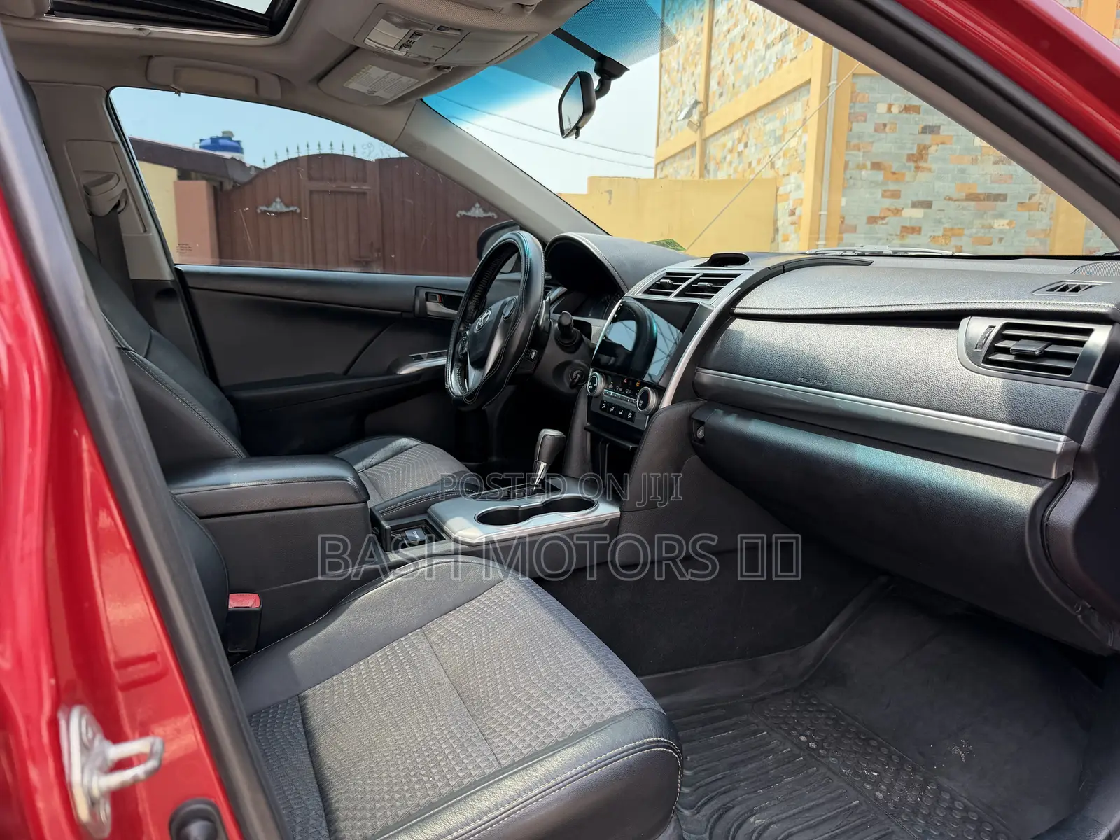 Toyota Camry SE 4dr Sedan (2.5L 4cyl 6A) 2014 Red