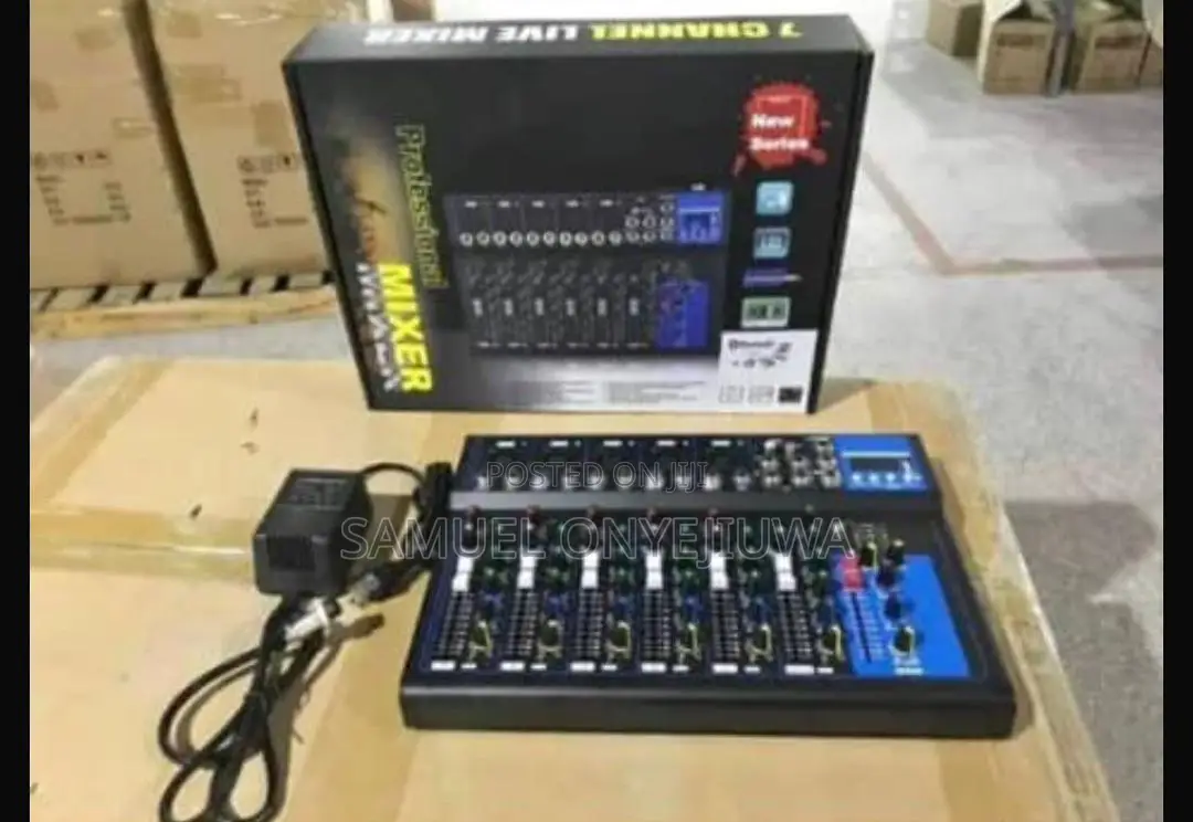 Yahama F7 7-channel Live Mixer With Bt And Effects