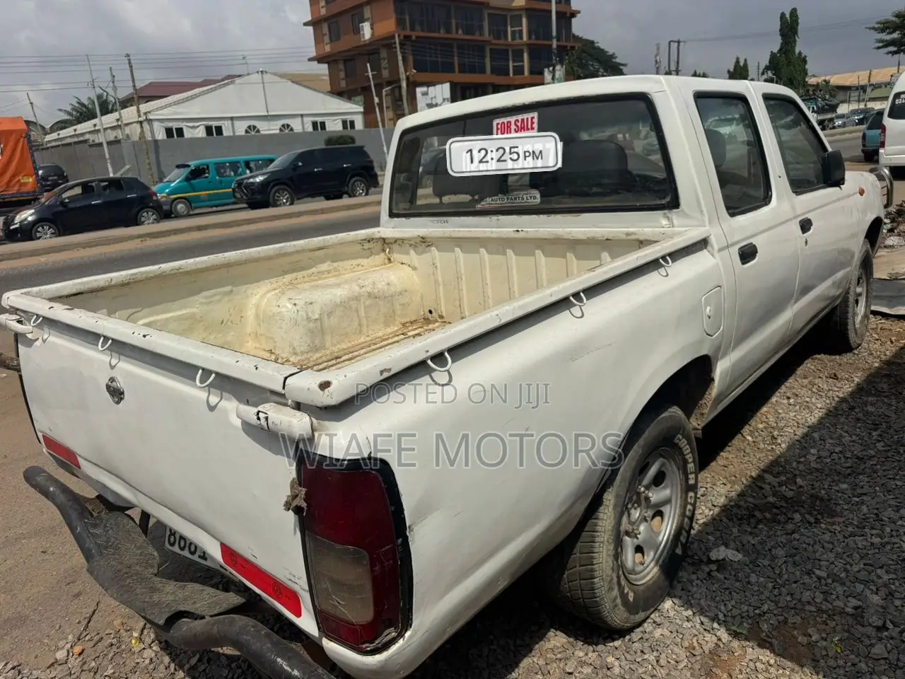 Nissan Hardbody 2011 White