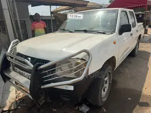 Nissan Hardbody 2011 White