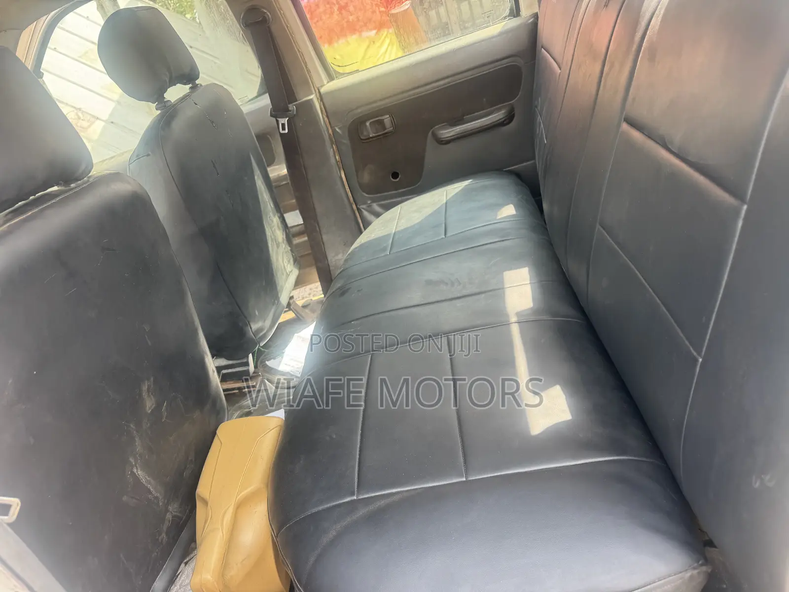 Nissan Hardbody 2011 White