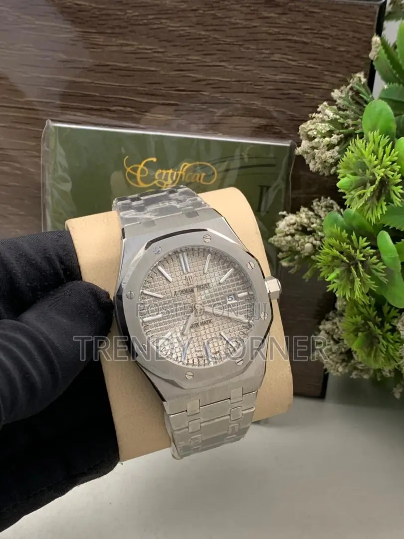 Audemars Piguet Timepiece ( Royal Oak Collection )