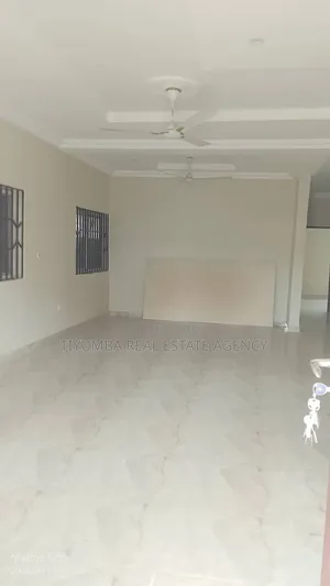 3bdrm House in Tiyumba Real Estate, Old Ashomang for sale