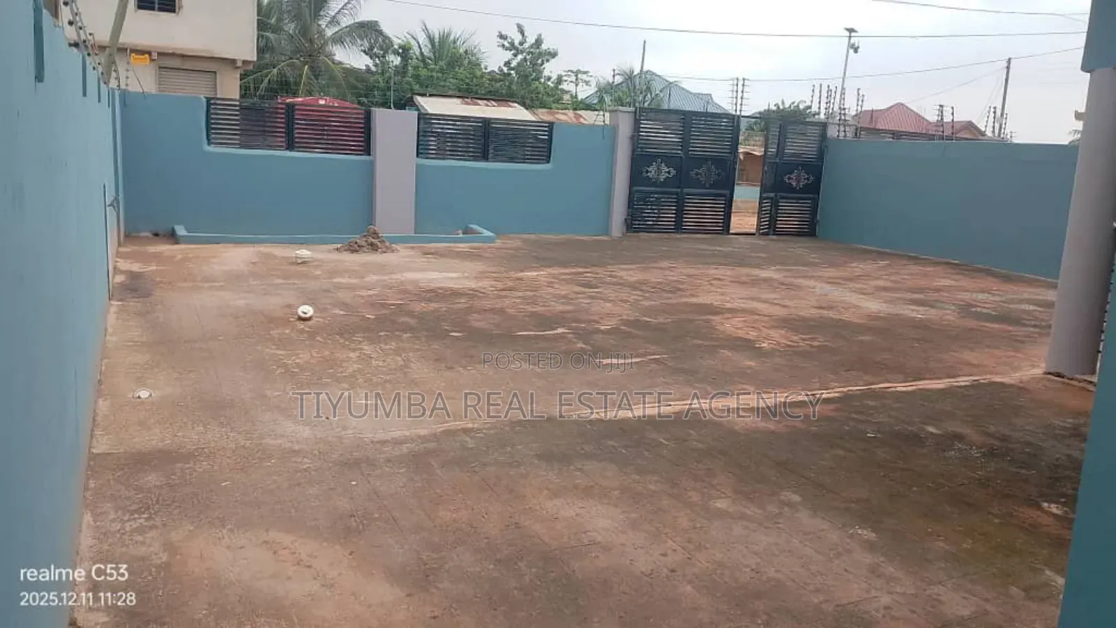 3bdrm House in Tiyumba Real Estate, Old Ashomang for sale