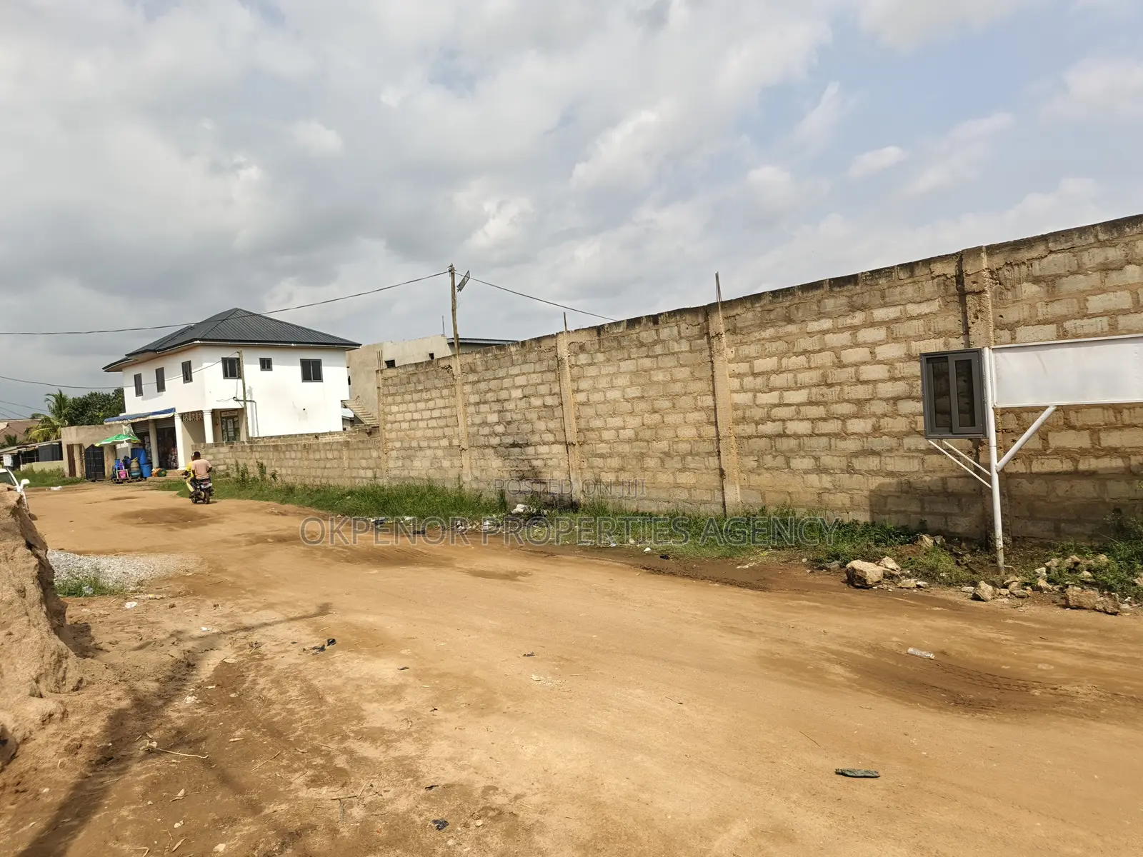 1plot of Land Fence for Sale at Ashalaja