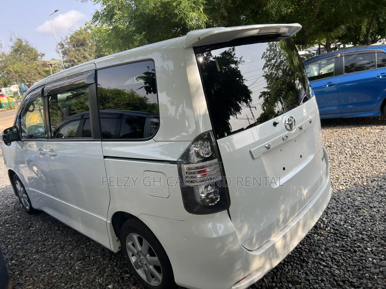 Toyota Voxy 2012 White