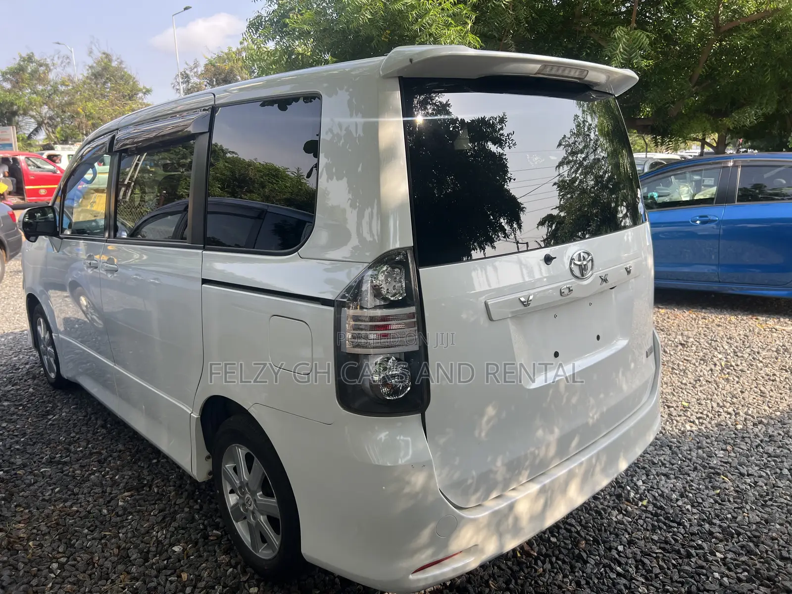 Toyota Voxy 2012 White