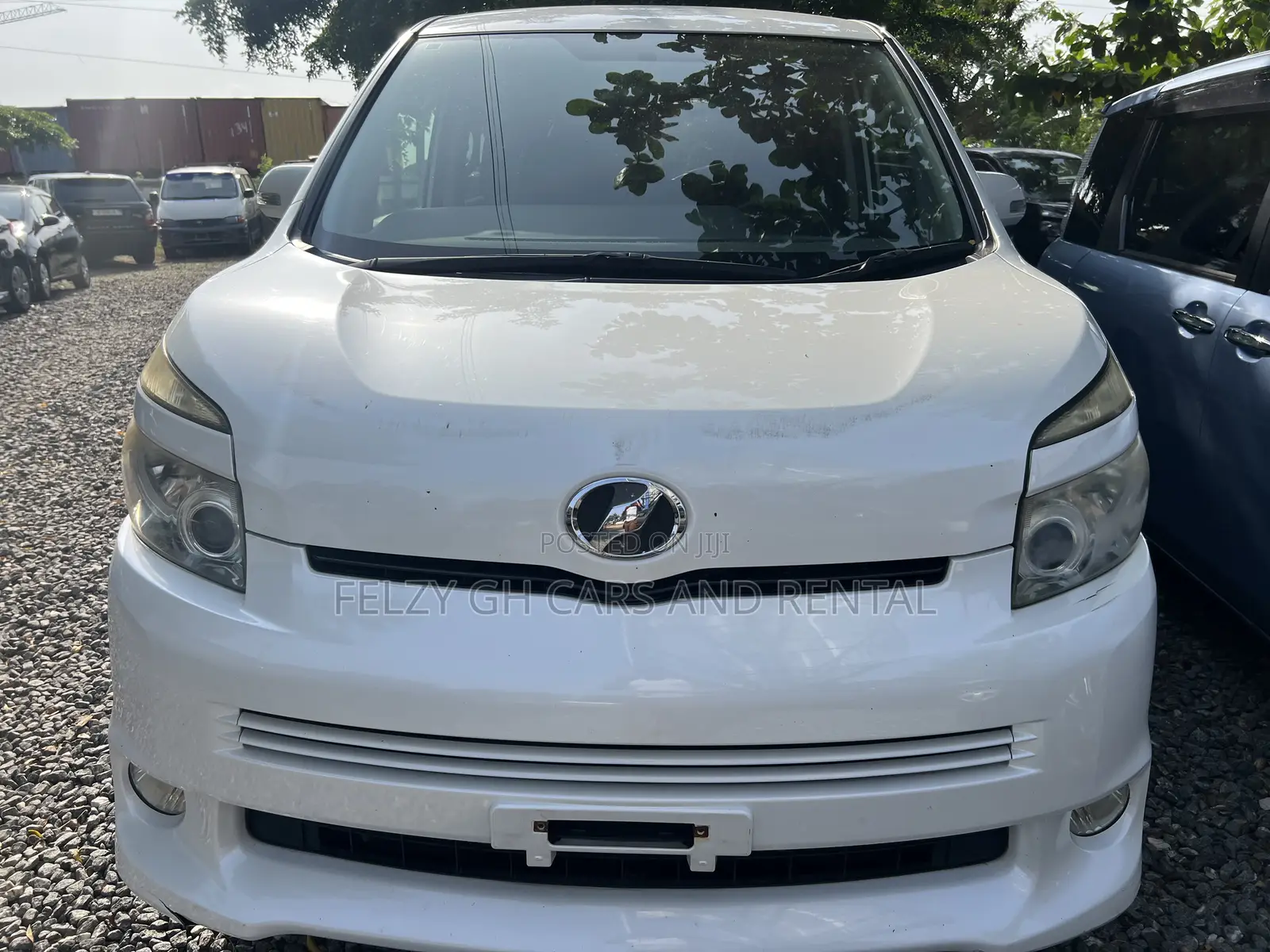 Toyota Voxy 2012 White