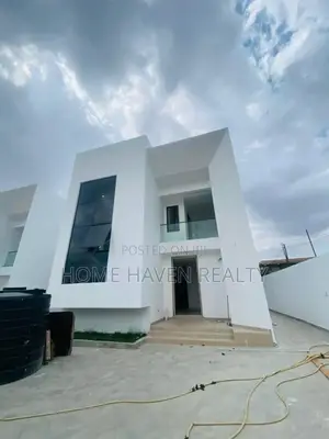 4bdrm House in Abelemkpe for sale