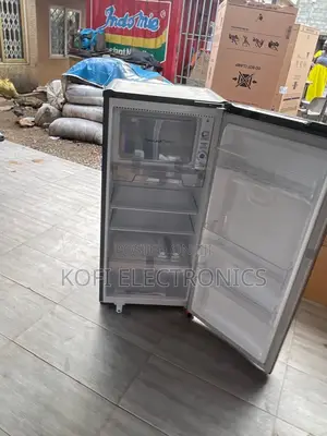 Rainbow Icesafe 110 Classic Mini Refrigerator