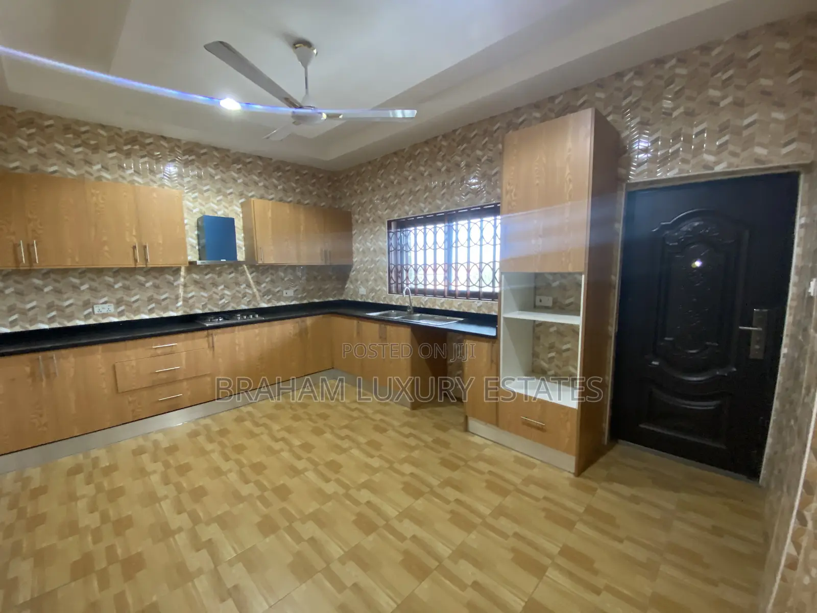3bdrm Apartment in Braham Luxury, Nungua for rent