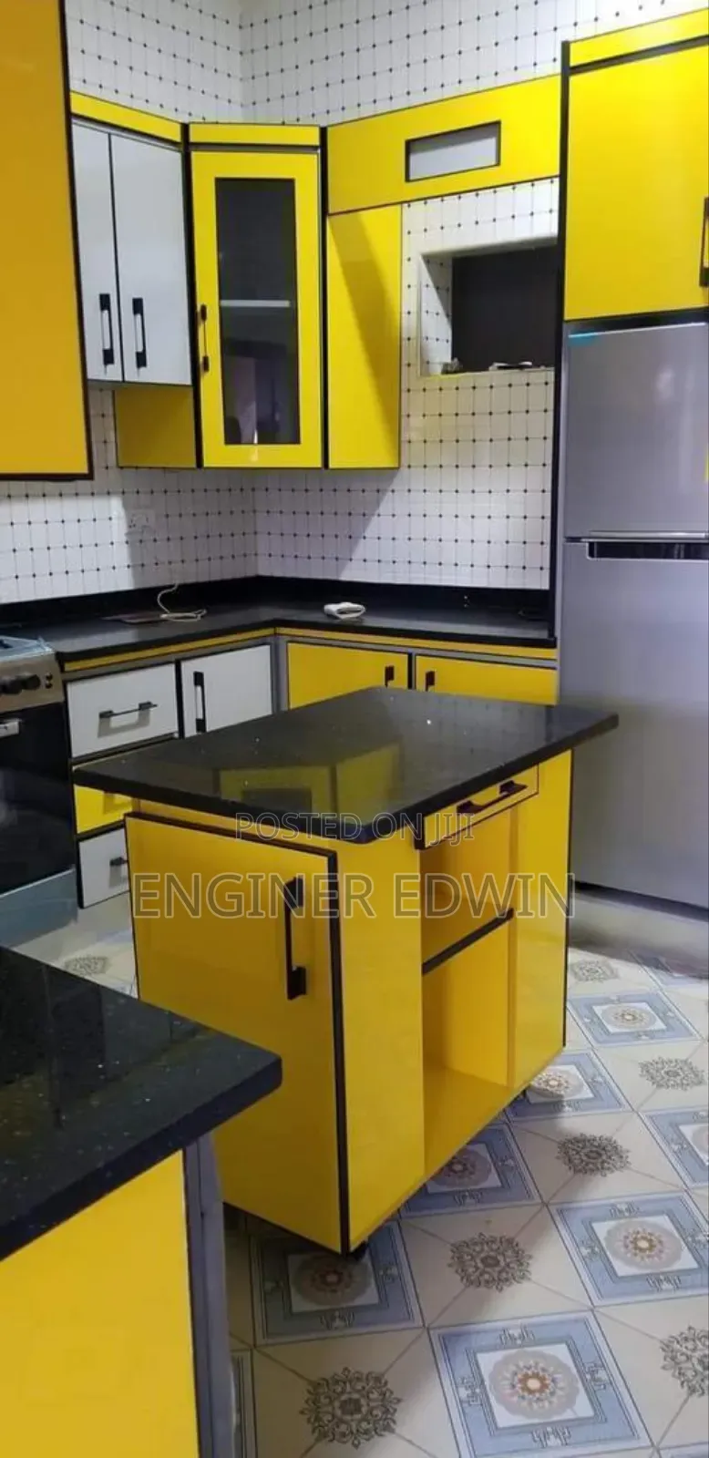 6bdrm House in Adjen Kotoku, Accra Metropolitan for sale