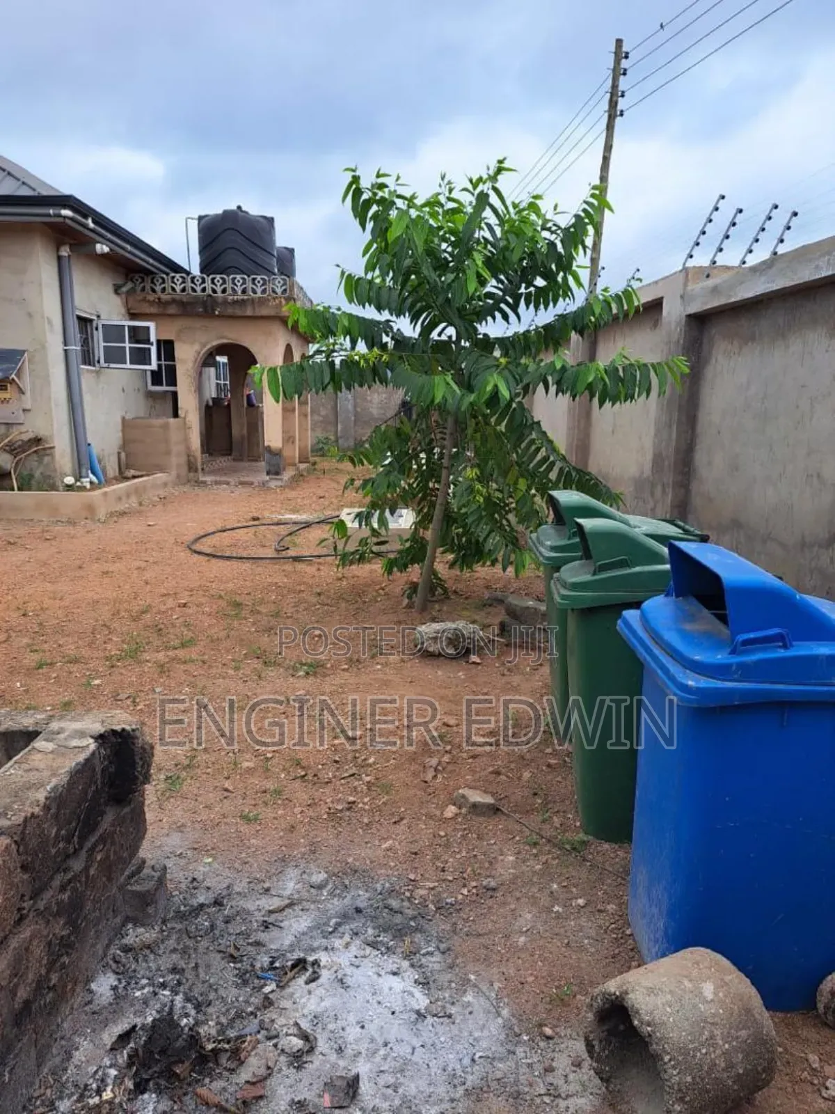 6bdrm House in Adjen Kotoku, Accra Metropolitan for sale