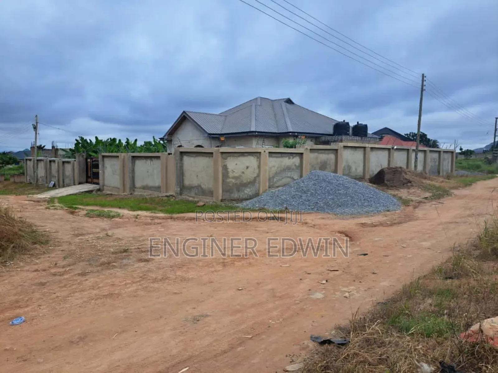 6bdrm House in Adjen Kotoku, Accra Metropolitan for sale