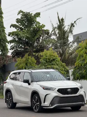 Toyota Highlander XSE 2022 White