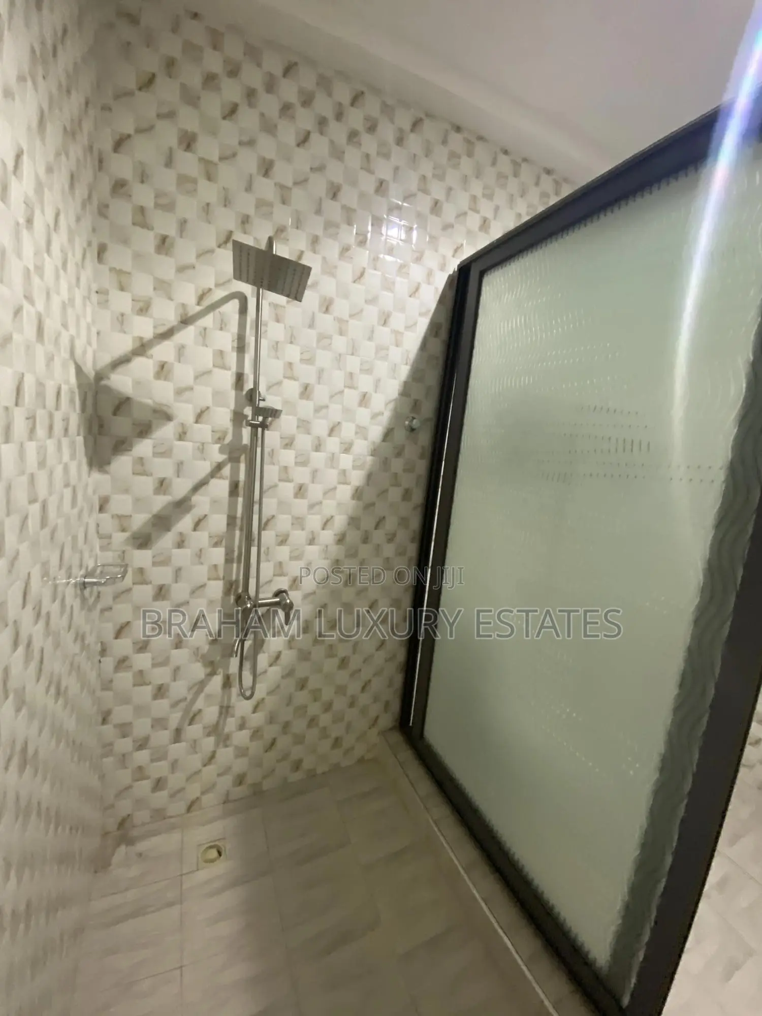 3bdrm Apartment in Braham Luxury, Nungua for rent