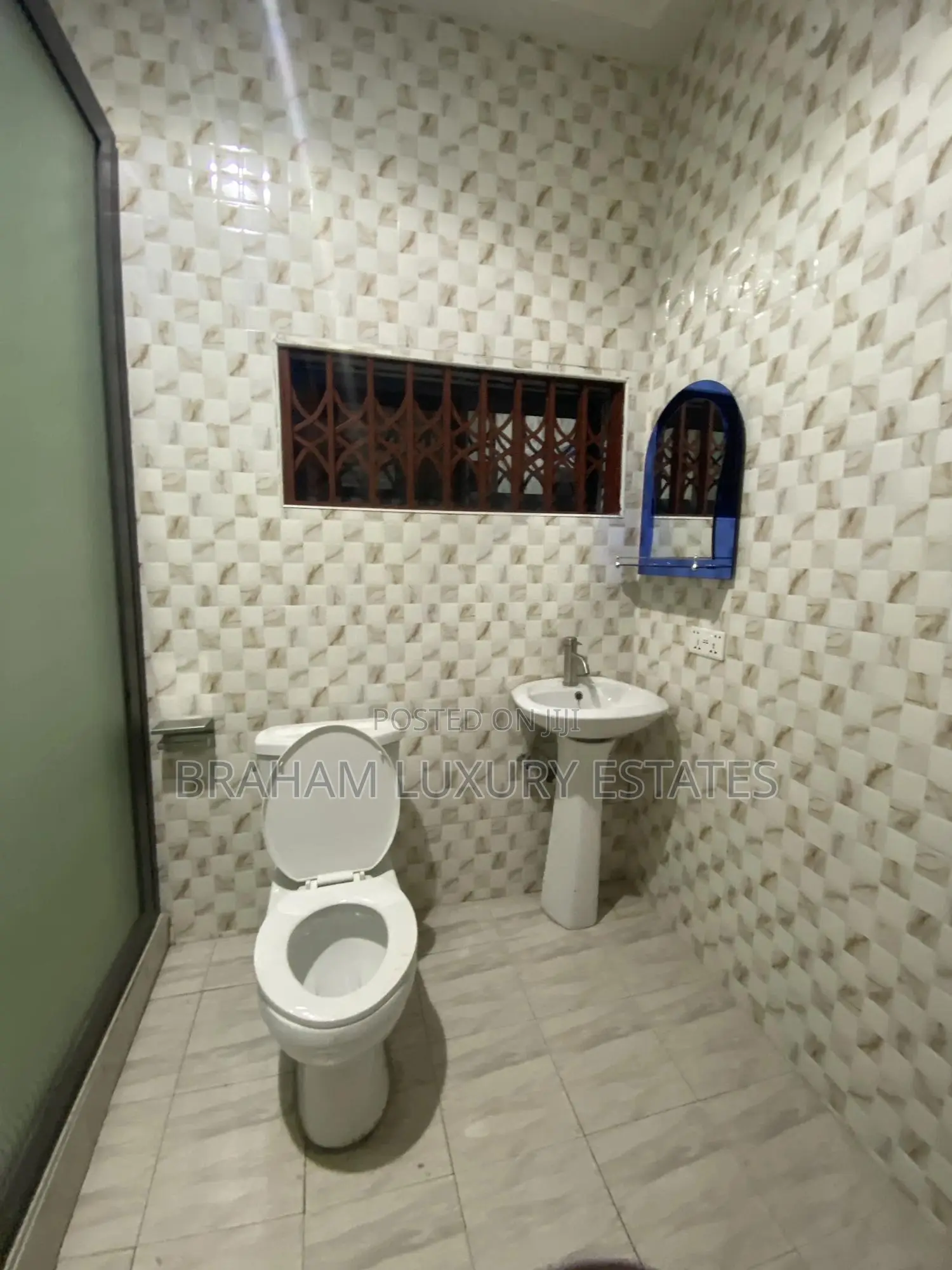 3bdrm Apartment in Braham Luxury, Nungua for rent