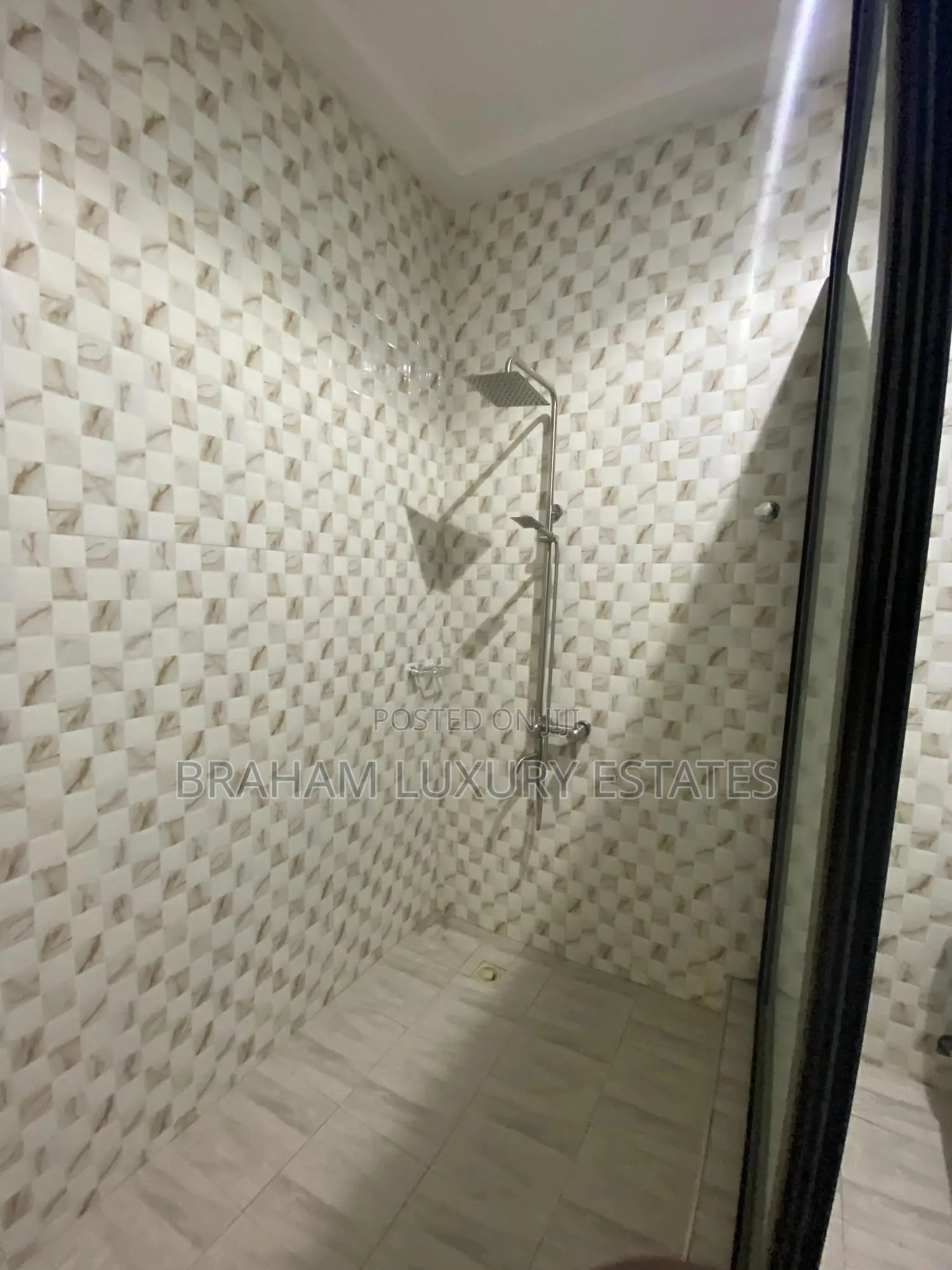 3bdrm Apartment in Braham Luxury, Nungua for rent