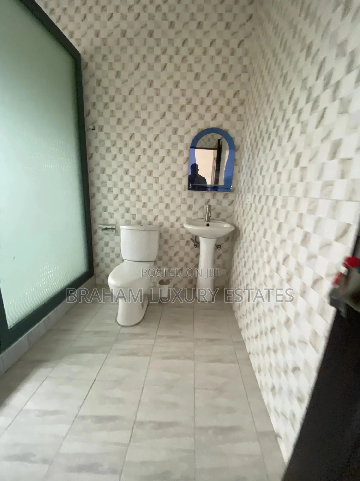 3bdrm Apartment in Braham Luxury, Nungua for rent