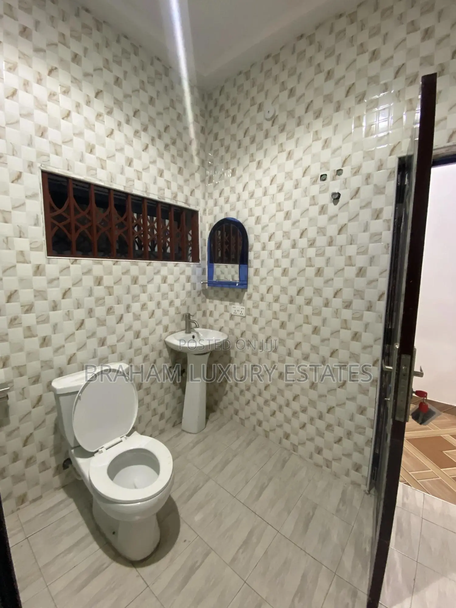 3bdrm Apartment in Braham Luxury, Nungua for rent