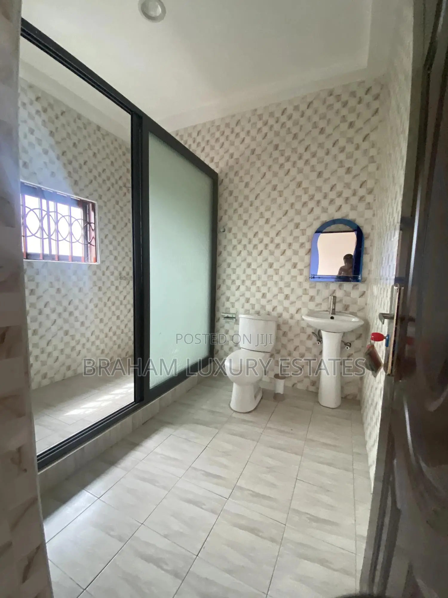 3bdrm Apartment in Braham Luxury, Nungua for rent