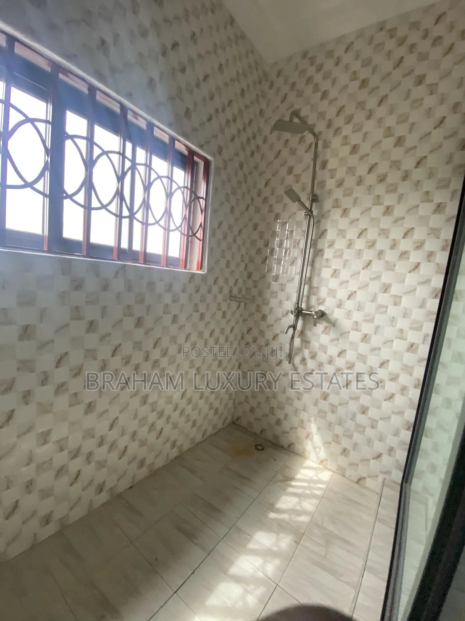 3bdrm Apartment in Braham Luxury, Nungua for rent