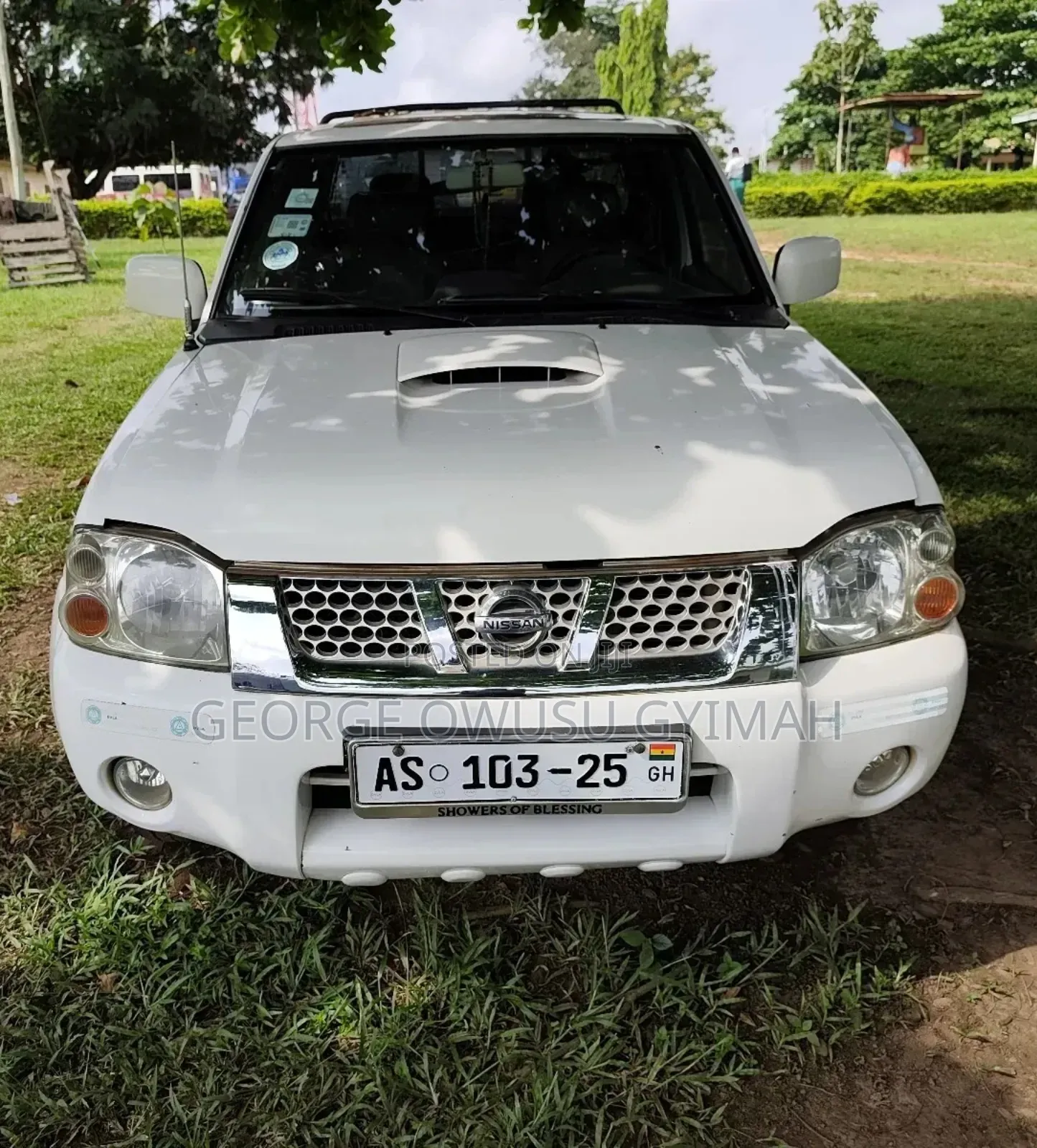 Nissan Hardbody 2002 White