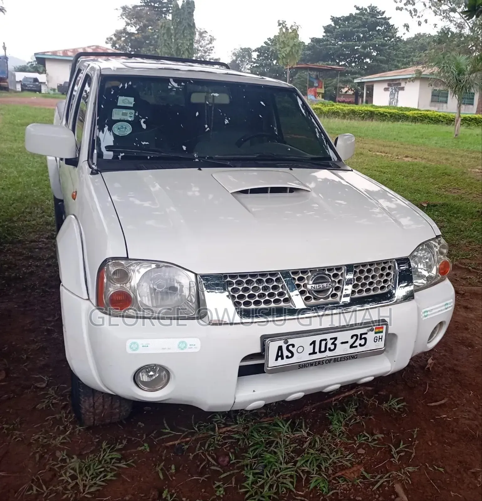 Nissan Hardbody 2002 White