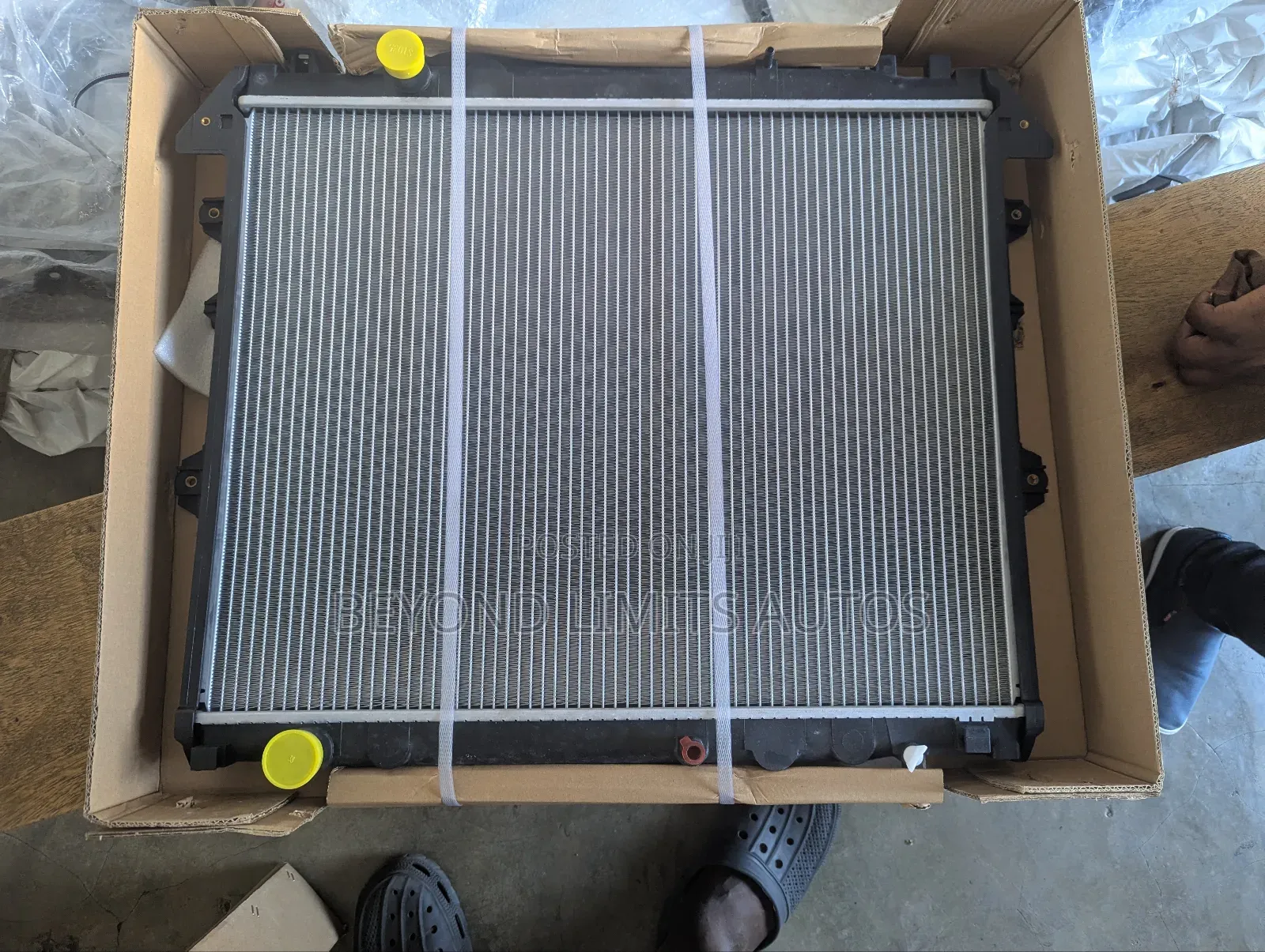 Toyota Land Cruiser Prado Radiator/ Water Tank V8 Diesel