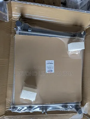 Hyundai Tucson 2016,2017,2018,2019,20 Radiator / Water Tank Short 2.0