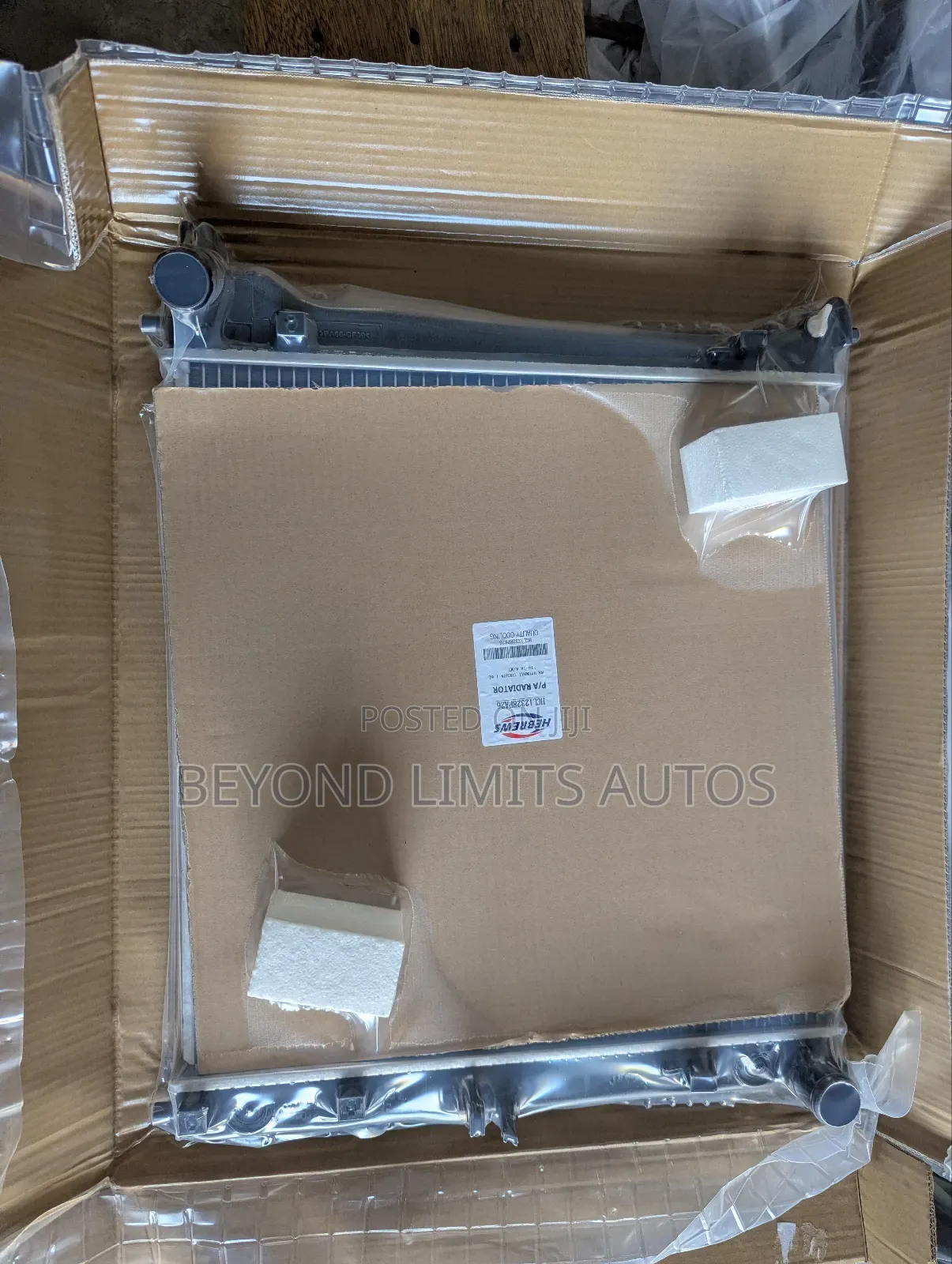 Hyundai Tucson 2016,2017,2018,2019,20 Radiator / Water Tank Short 2.0