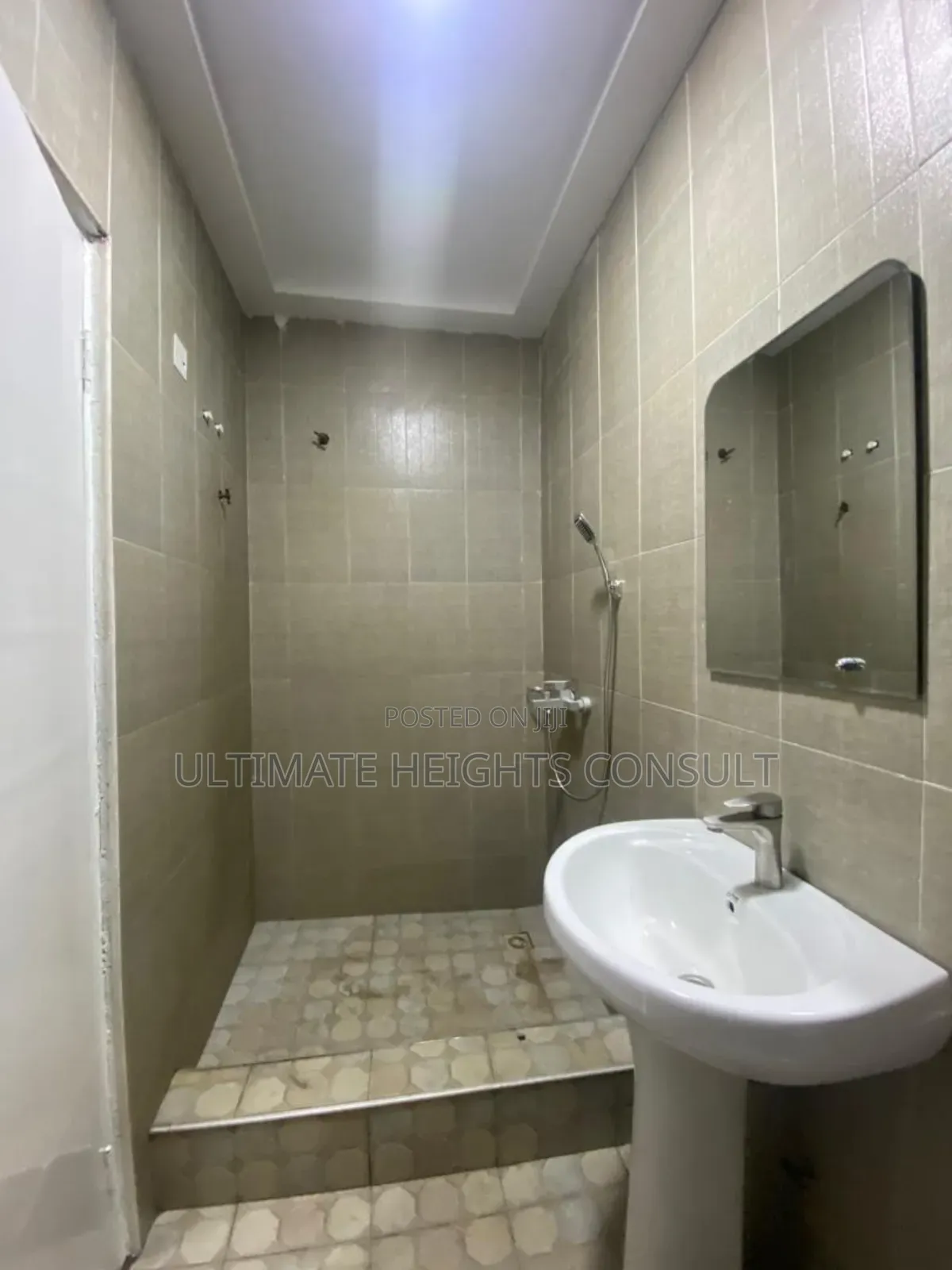 2bdrm Apartment in Kats, Nyanmekye for rent