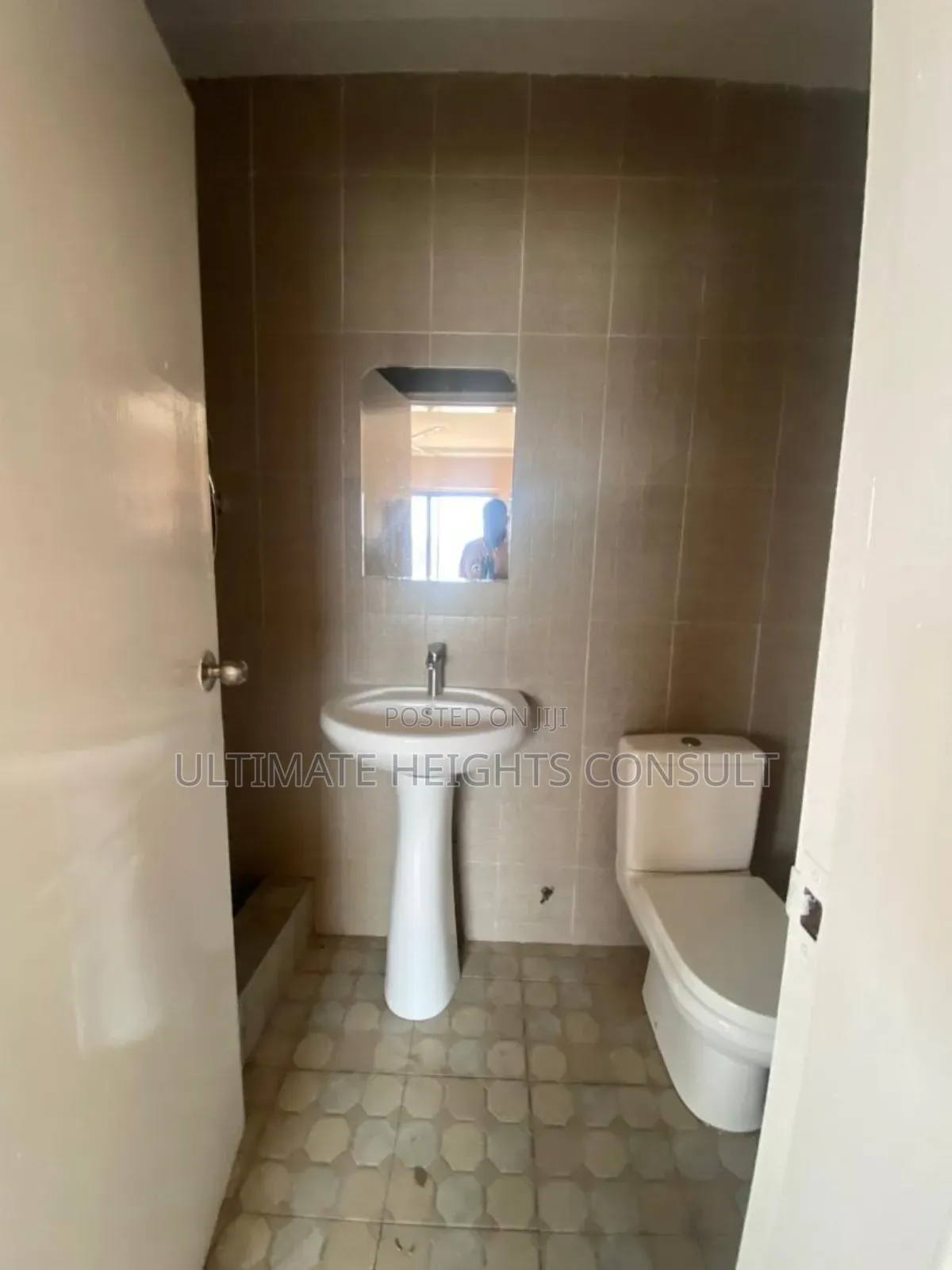 2bdrm Apartment in Kats, Nyanmekye for rent