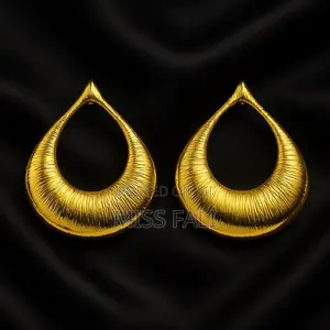 Elegant Retro Studs