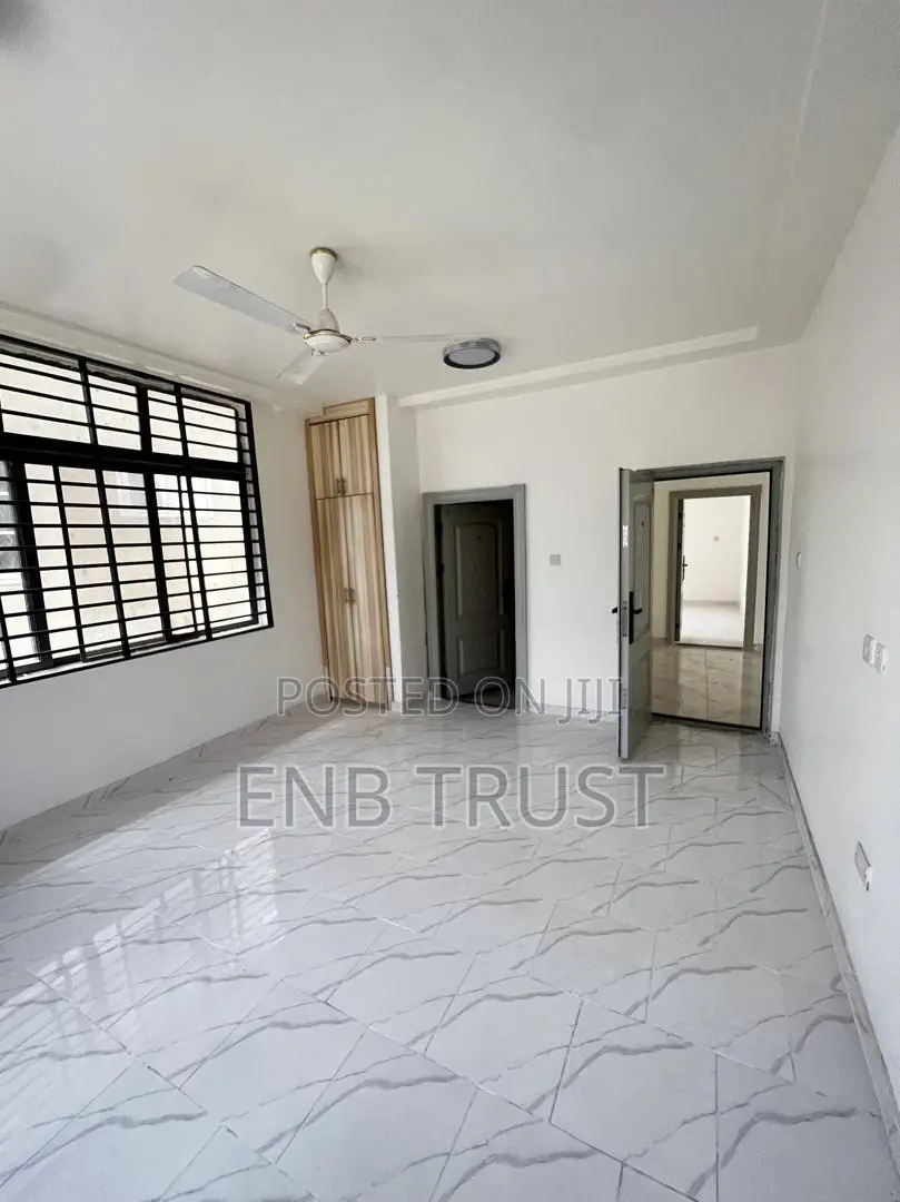 4bdrm Duplex in Acp Estate, Ga East Municipal for rent
