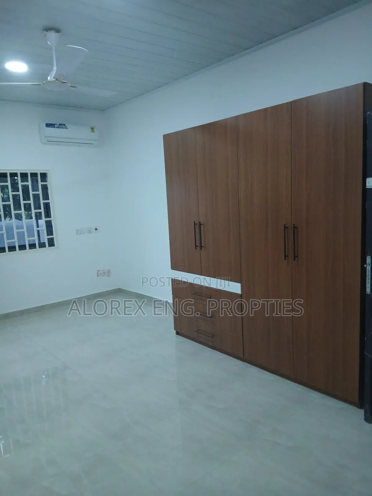 2bdrm Apartment in Wardrobe, Adenta for rent