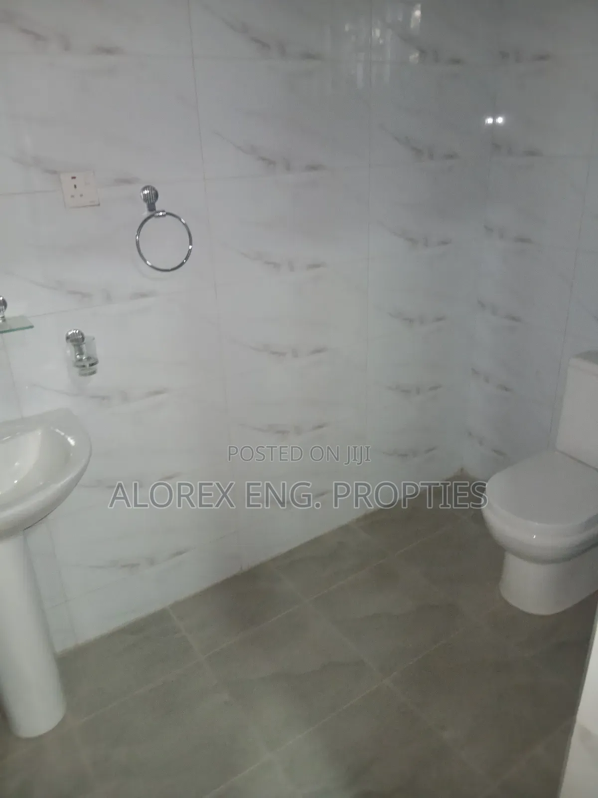 2bdrm Apartment in Wardrobe, Adenta for rent